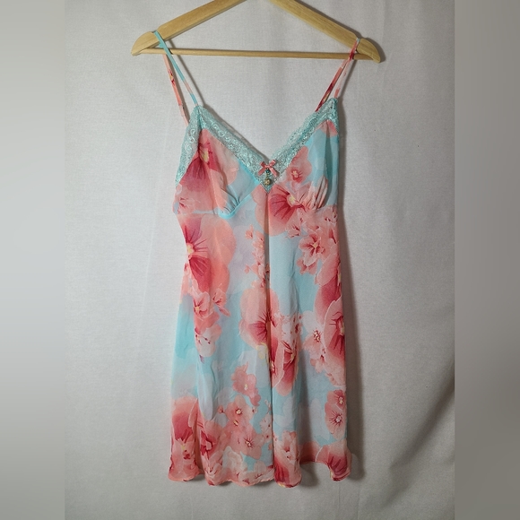 Floral slip dress- Size medium - Picture 2 of 4